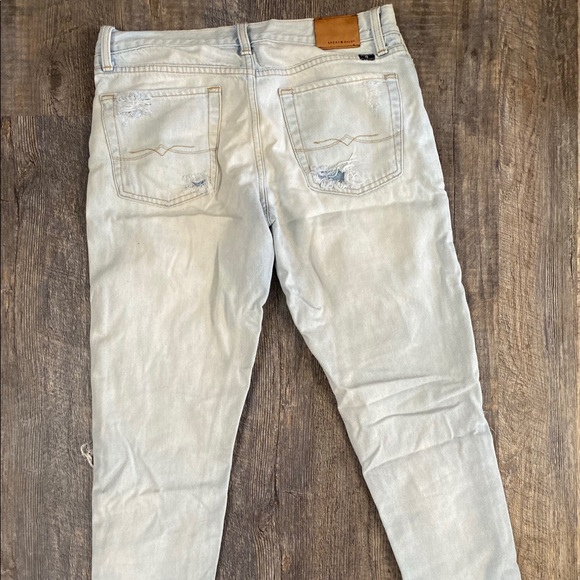 Lucky Brand distressed light wash jeans - Picture 2 of 2